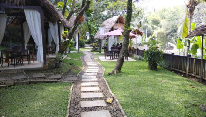 Makan Enak di Tengah Alam dan Tradisi Malang