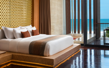 10 Hotel Terbaik di Bali untuk Staycation Mewah dengan Pemandangan Pantai